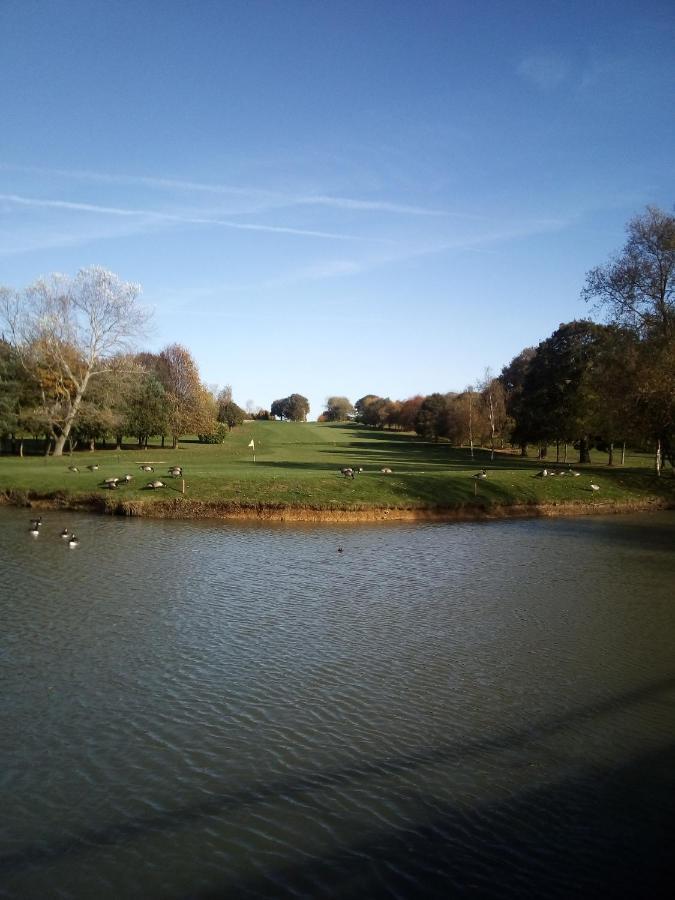 Weald Of Kent Golf Course And Hotel Headcorn Exterior foto